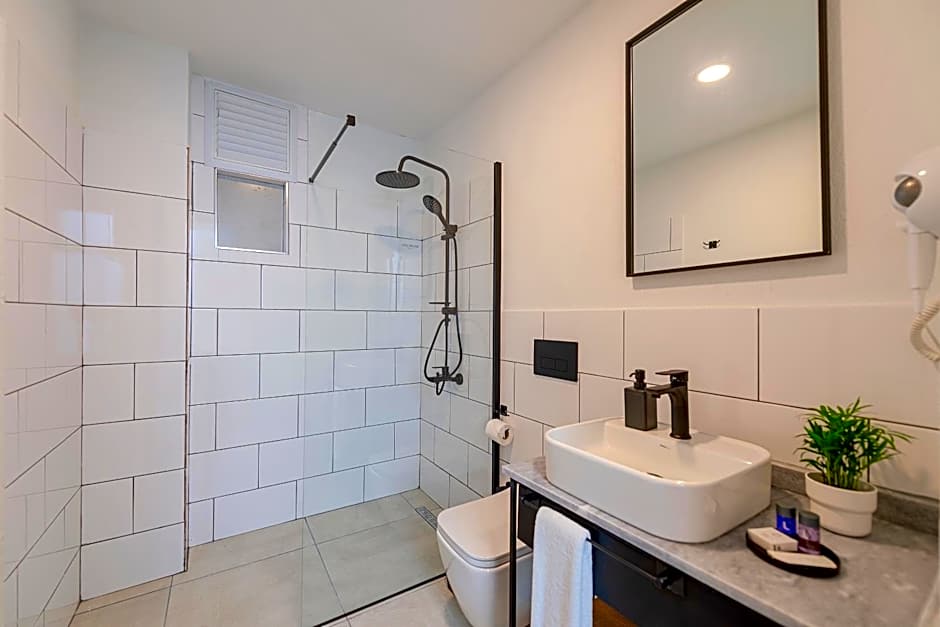 The Easy Rooms Terrace