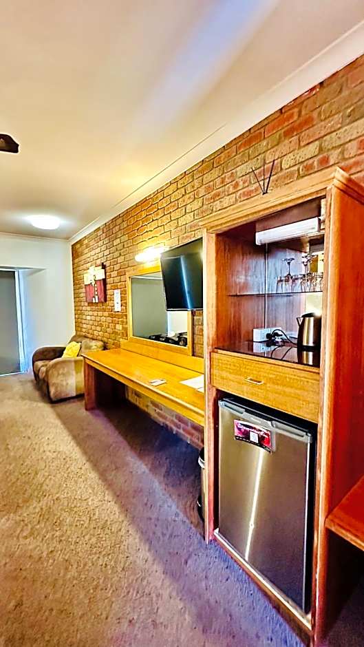 Early Australian Motor Inn