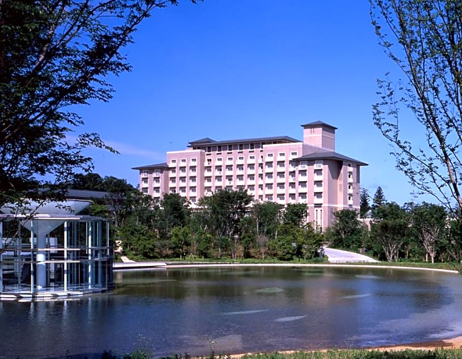 Okura Akademia Park Hotel