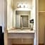 OYO Townhouse Clute Lake Jackson