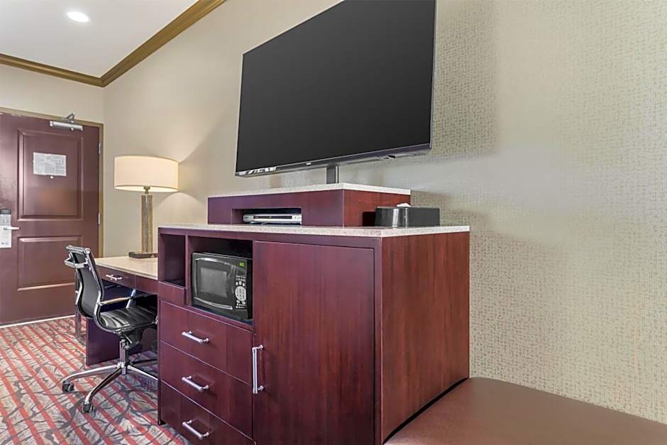 Best Western Plus Brookside Inn