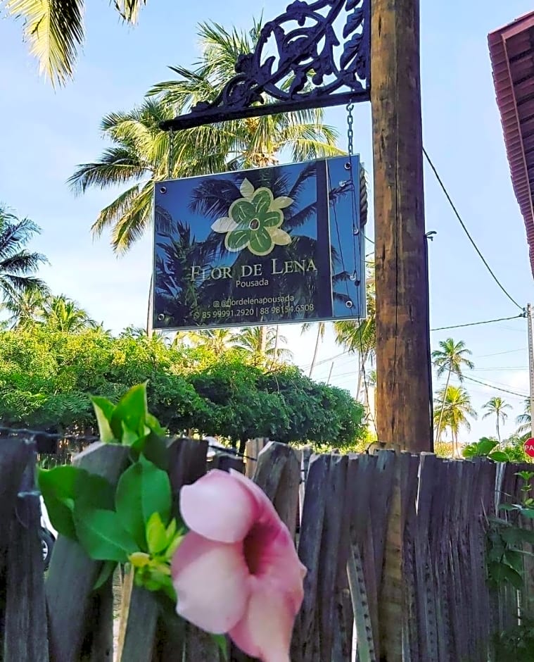 Pousada Flor de Lena- suíte Lírio -Icaraizinho