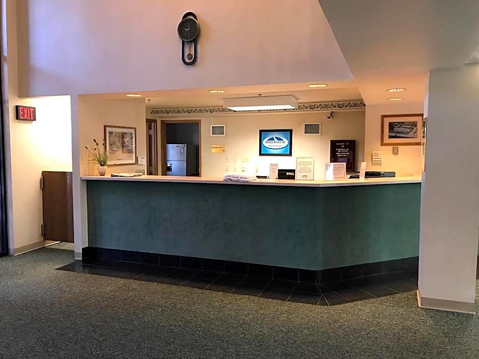 Econo Lodge Inn & Suites Oconto