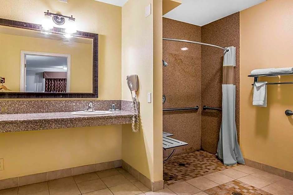 Rodeway Inn & Suites Canyon Lake-Menifee West