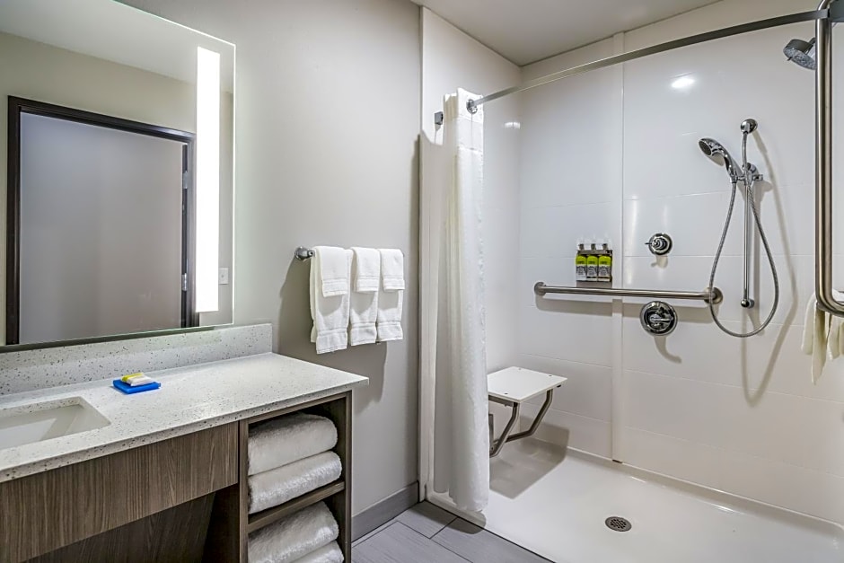Holiday Inn Express & Suites East Tulsa - Catoosa By IHG