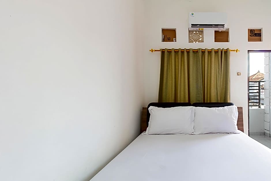 SN Guest House Near Trans Studio Mall