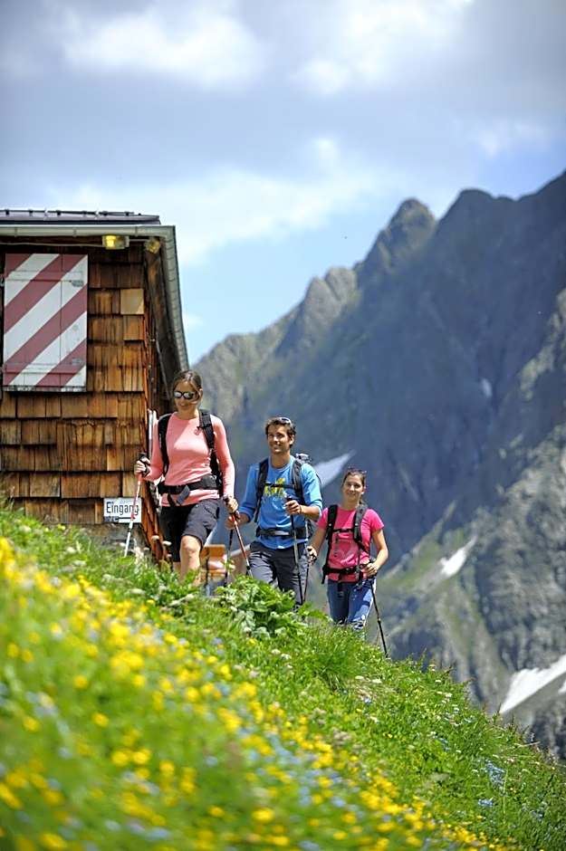 Hotel Die Arlbergerin - Design & Tiroler Gemütlichkeit