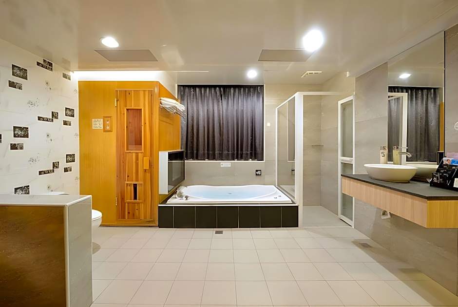 Holland Village Motel Hua Pin