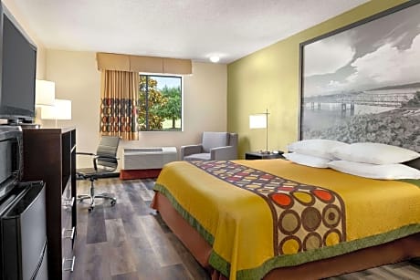 1 King Bed Non-Smoking