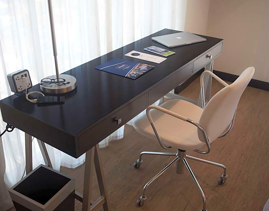 Hampton Inn By Hilton Santa Cruz Equipetrol