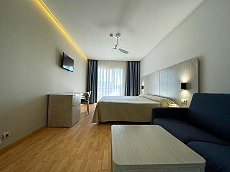 Double Street View (3 Adults)