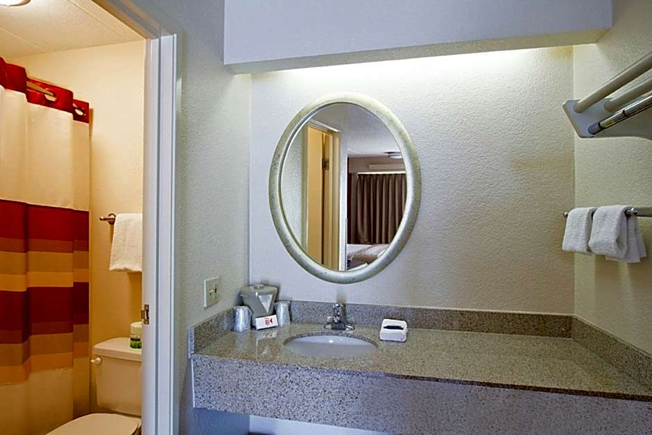 Red Roof Inn Syracuse