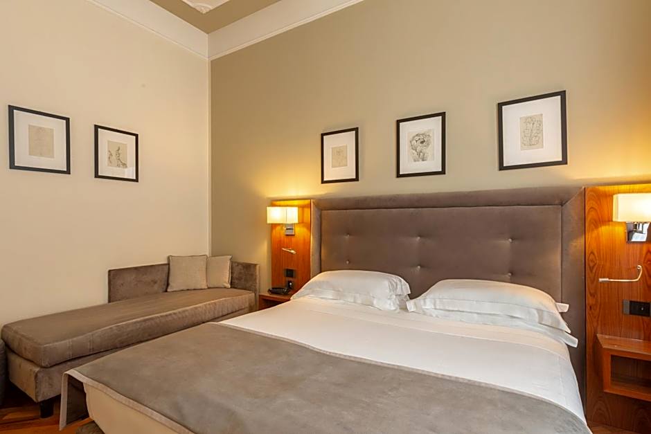Hotel Embassy