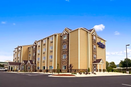 Microtel Inn & Suites by Wyndham