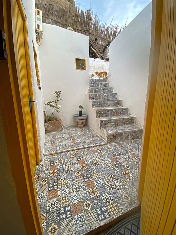 AJARIF ⴰⵊⴰⵔⵉⴼ - Fisherman cabin