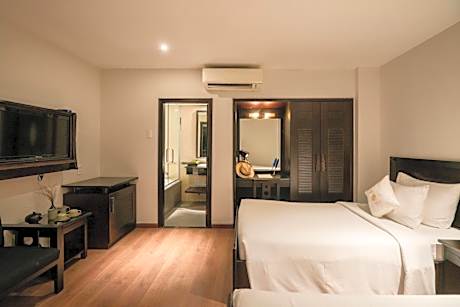 Deluxe Twin Room, No Window