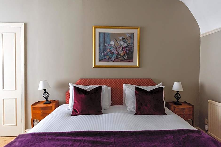 Brook Whipper-In Hotel