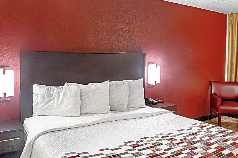 Red Roof Inn & Suites Middletown-Franklin
