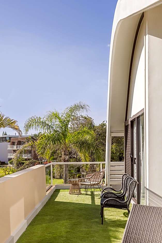 Waves Hotel Byron Bay