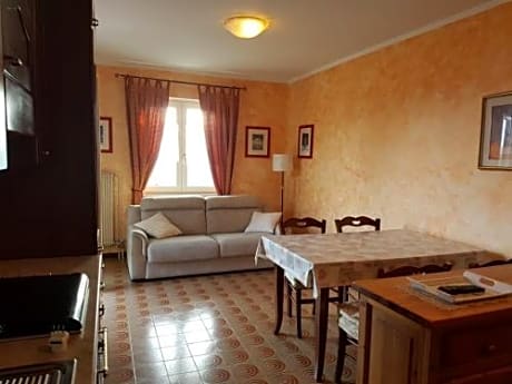 One-Bedroom Apartment - Annex