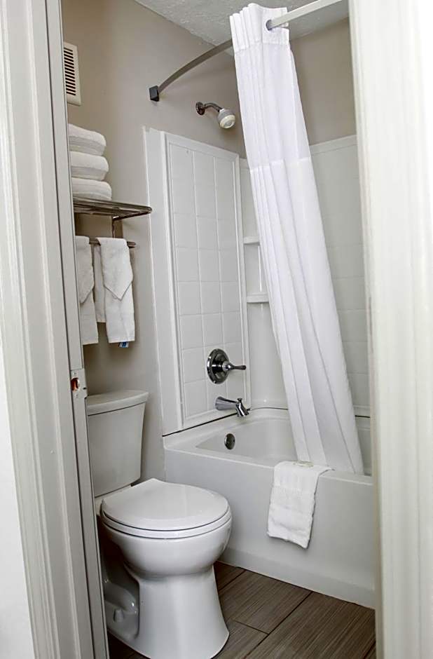 Days Inn by Wyndham Forest