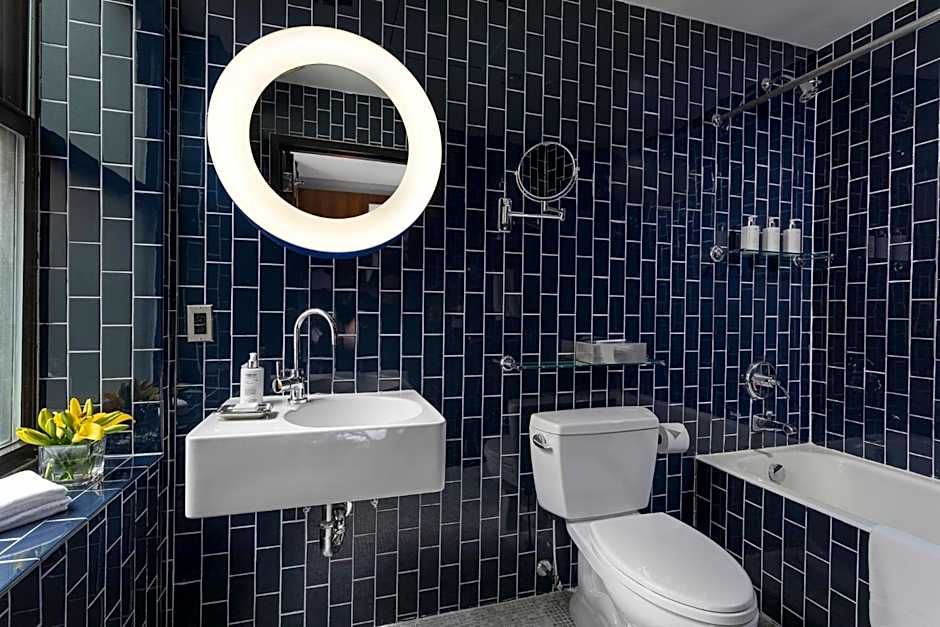 6 Columbus Central Park Hotel