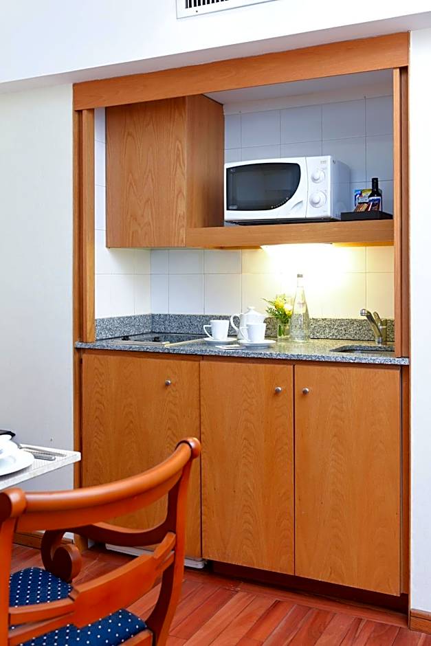Argenta Tower Hotel & Suites