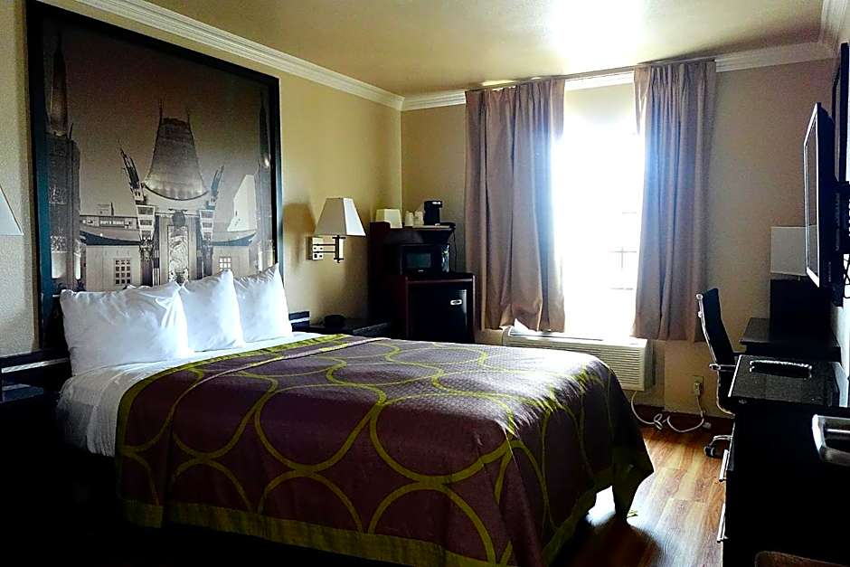 The Onyx Hotel Hollywood