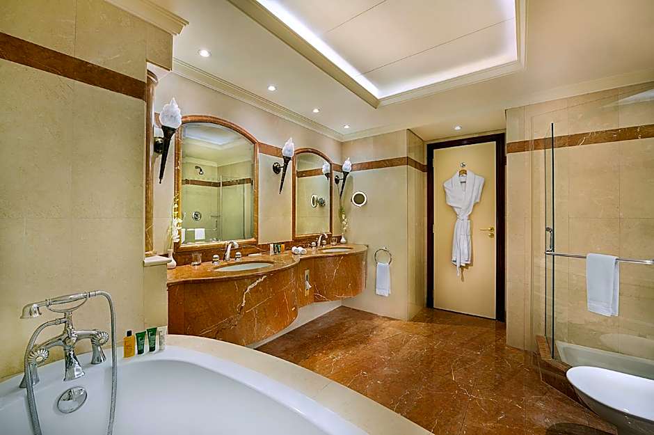 Habtoor Metropolitan Palace Hotel