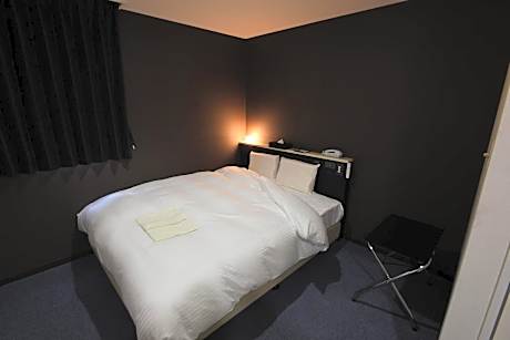 Queen Room - Smoking