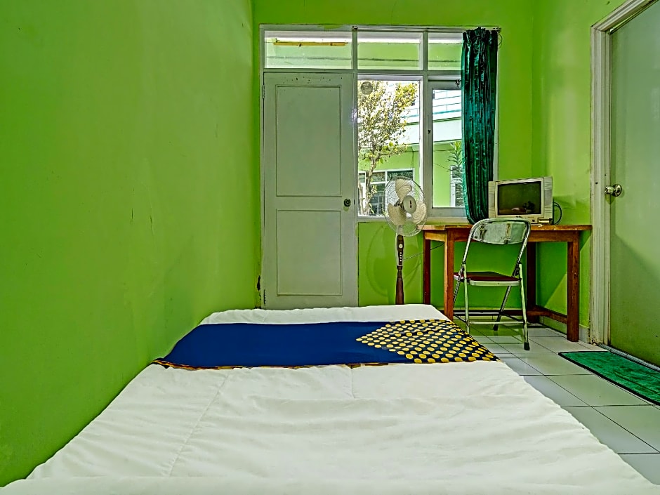 SPOT ON 91325 Pondok Hijau Guest House Syariah