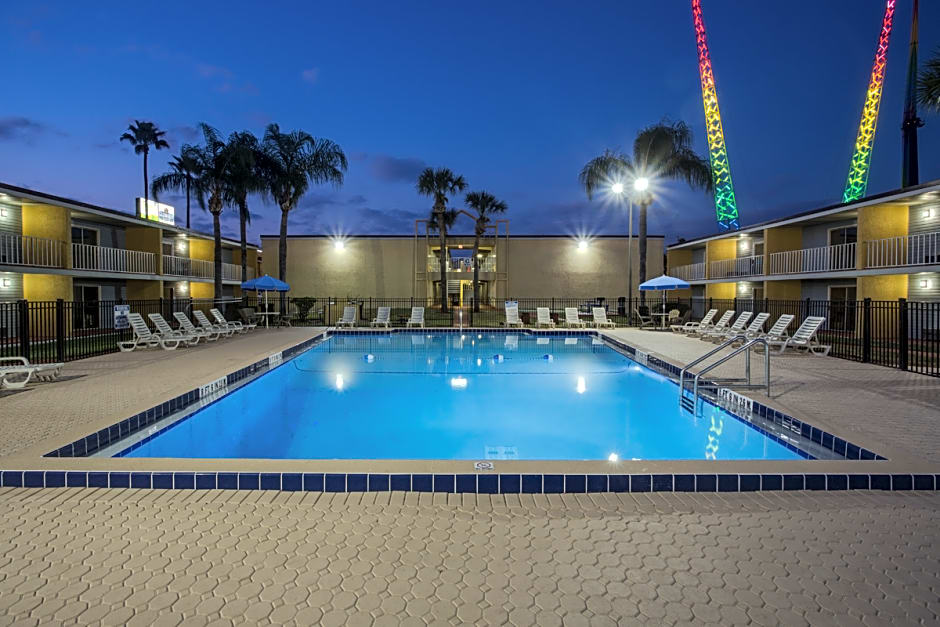 Celebration Suites At Old Town