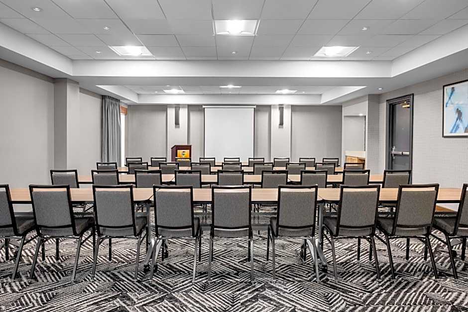 Hyatt Place Overland Park Convention Center