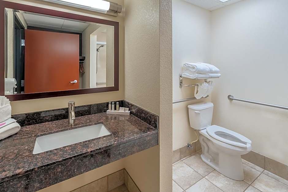 Grand Williston Hotel And Conference Center