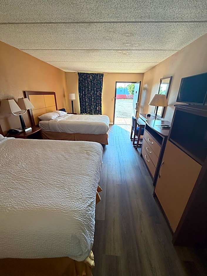 Camilla Inn & Suites