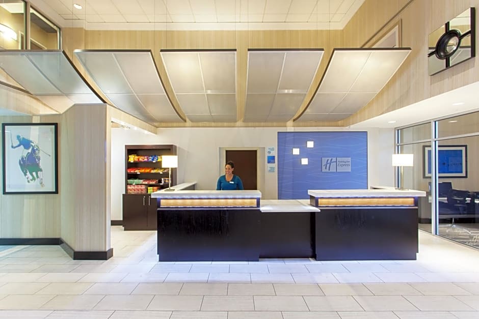 Holiday Inn Express & Suites Laurel Lakes By IHG