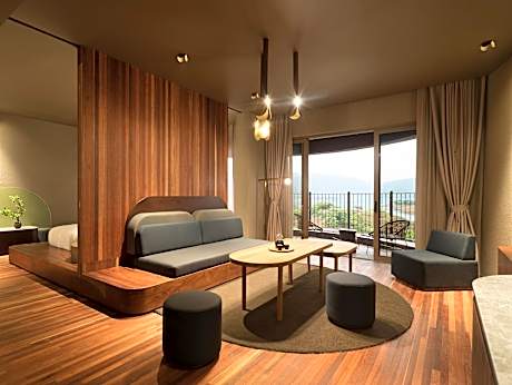 2 Bedroom Garden Suite, Suite, Garden view, Balcony