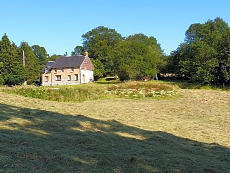 La fermette - chambres d'hôtes dans environnement calme et arboré