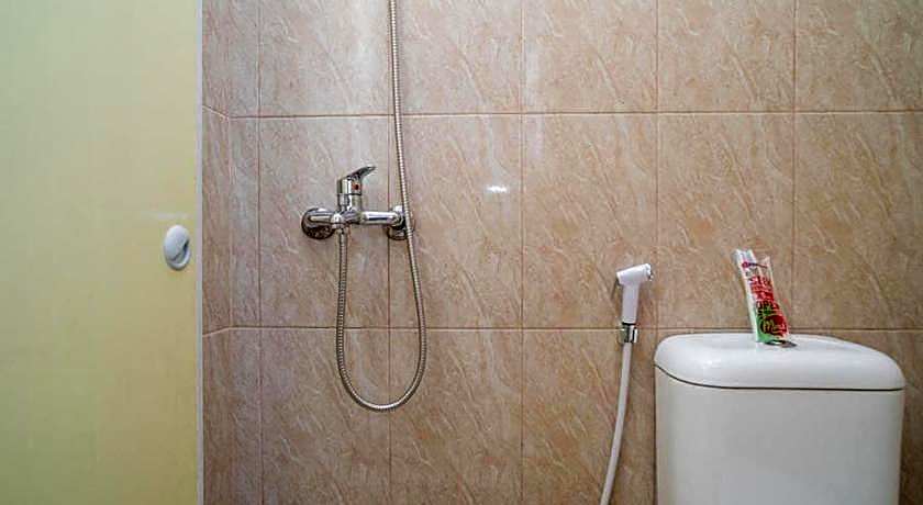 RedDoorz near Stasiun Tangerang