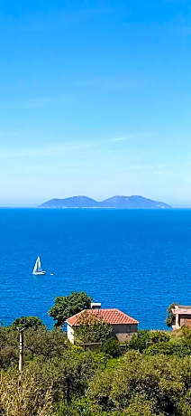 Pinwheel Hostel Vlora & Rooftop Bar