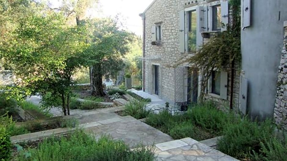 Torri e Merli, Paxoi