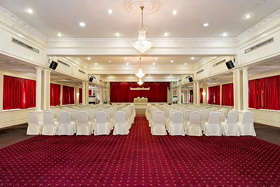 The Niran Grand Hotel