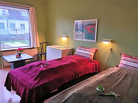 Family Room with Garden View