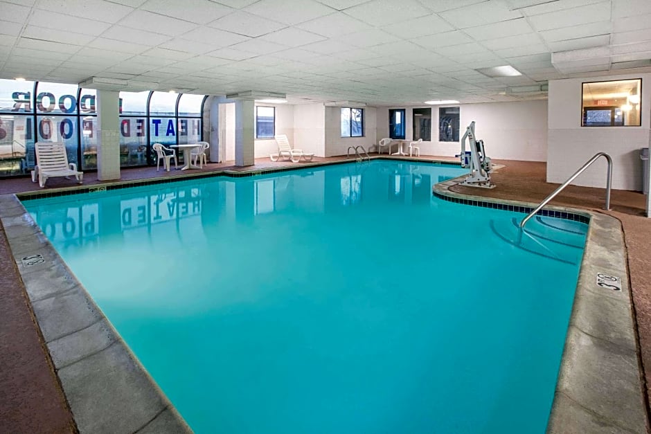 Super 8 by Wyndham Garland North Dallas Area