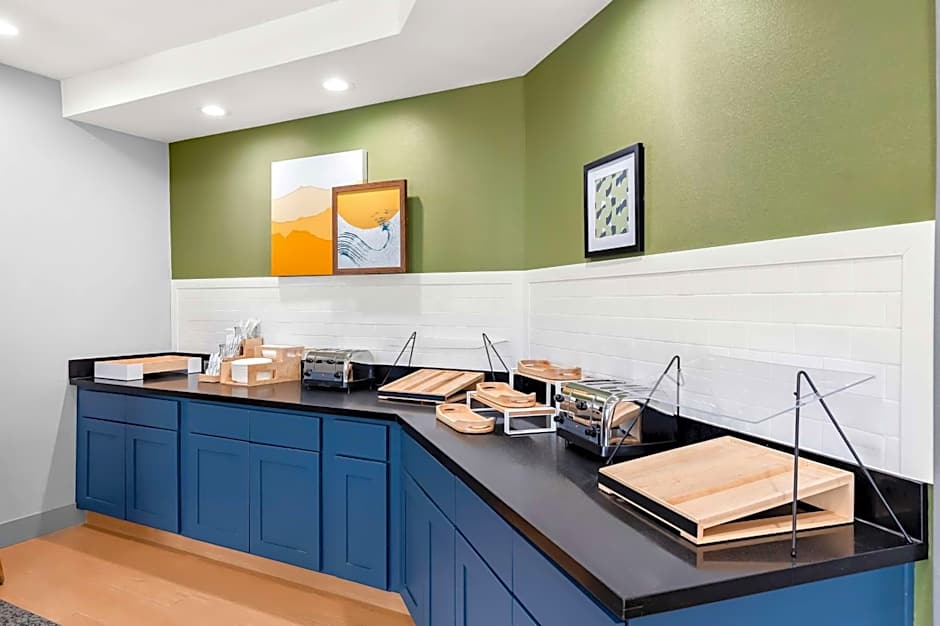 Spark by Hilton Springfield Southwest