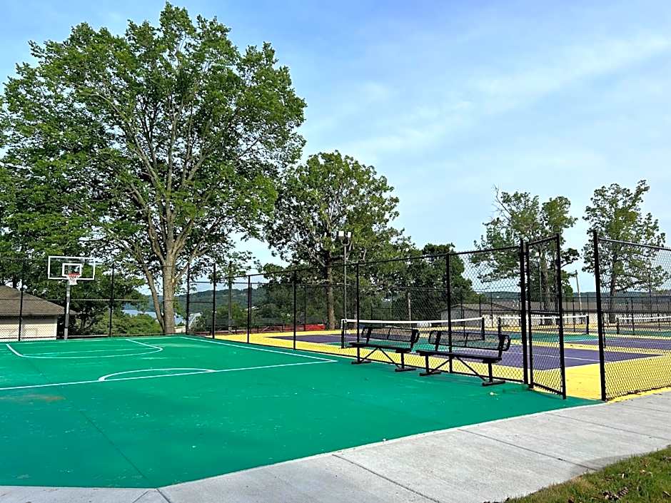 Serenity Oaks at The Getaways