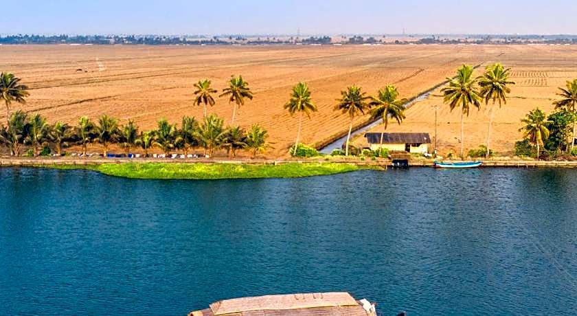 Spice Coast Cruises - Houseboat, A CGH Earth Experience