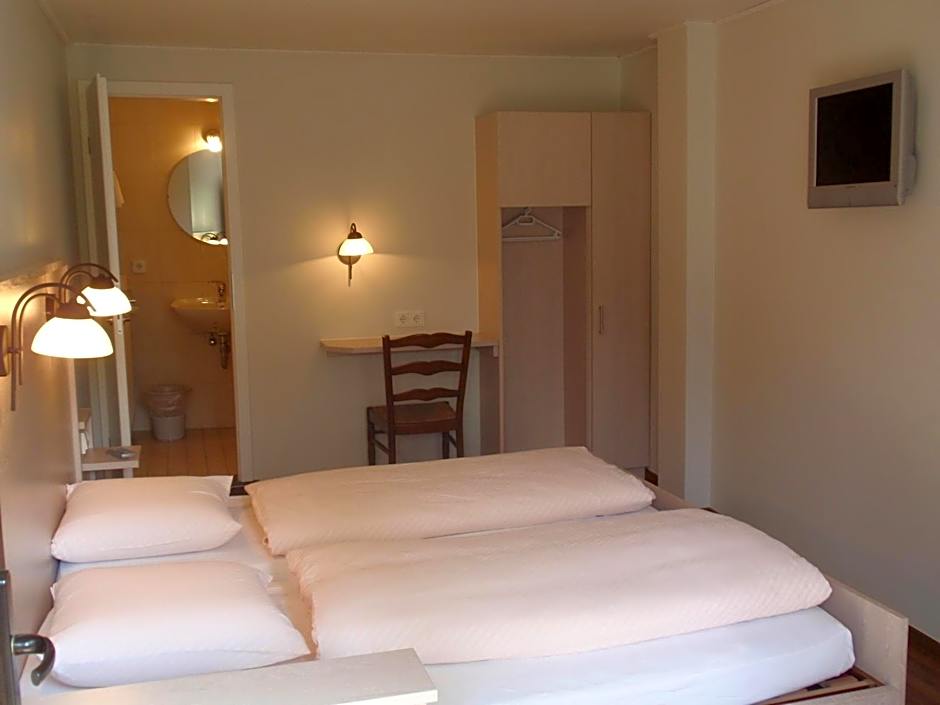Photo 1 of 7 of Double Room