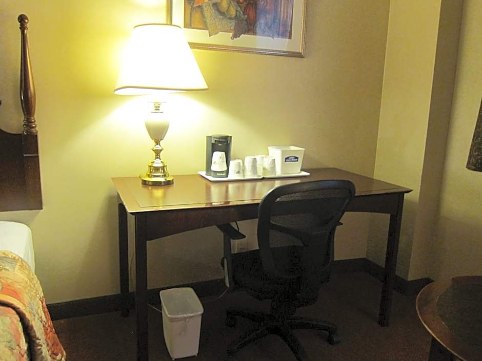 Howard Johnson by Wyndham Toronto Downtown West