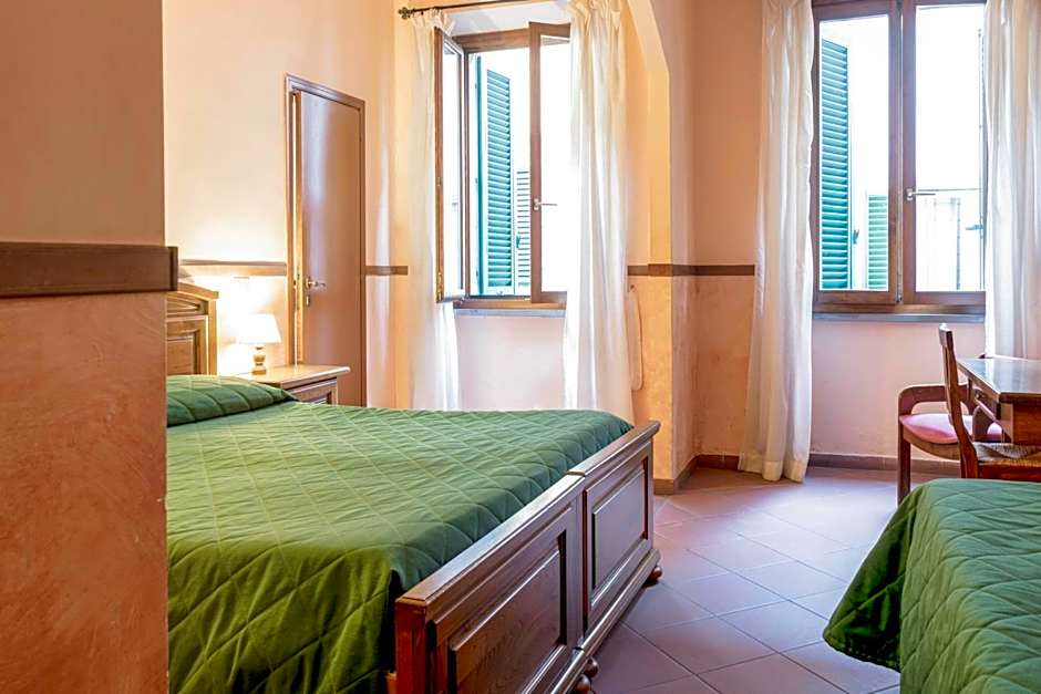 Hotel Monica